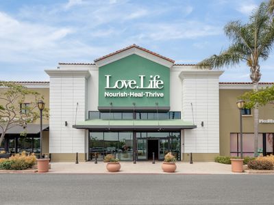 Love.Life Flagship Holistic Health + Wellness Club — Los Angeles